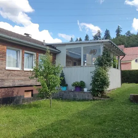Modernes Rhombushaus Mit Garten&teich Nähe Wald